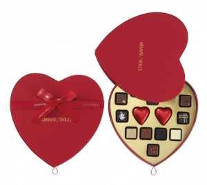 San Valentino 2015 Cinque Regali gift-box-cuore-14-praline Armani Dolci