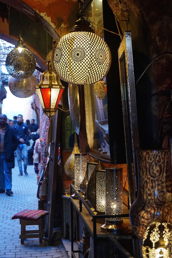 viaggio a Marrakech con i bambini souk lanterne