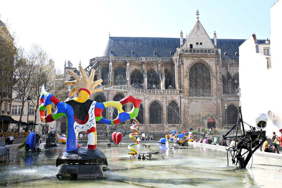 in viaggio coi bambini a Parigi Beaubourg fontana