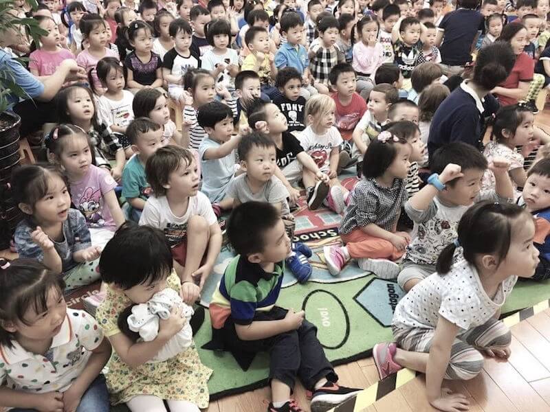 shanghai-con-i-bambini-olivia-a-scuola