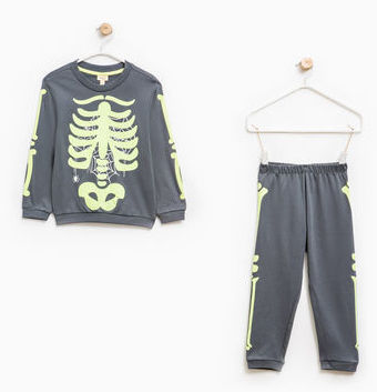 festa-di-halloween-pigiama-scheletro