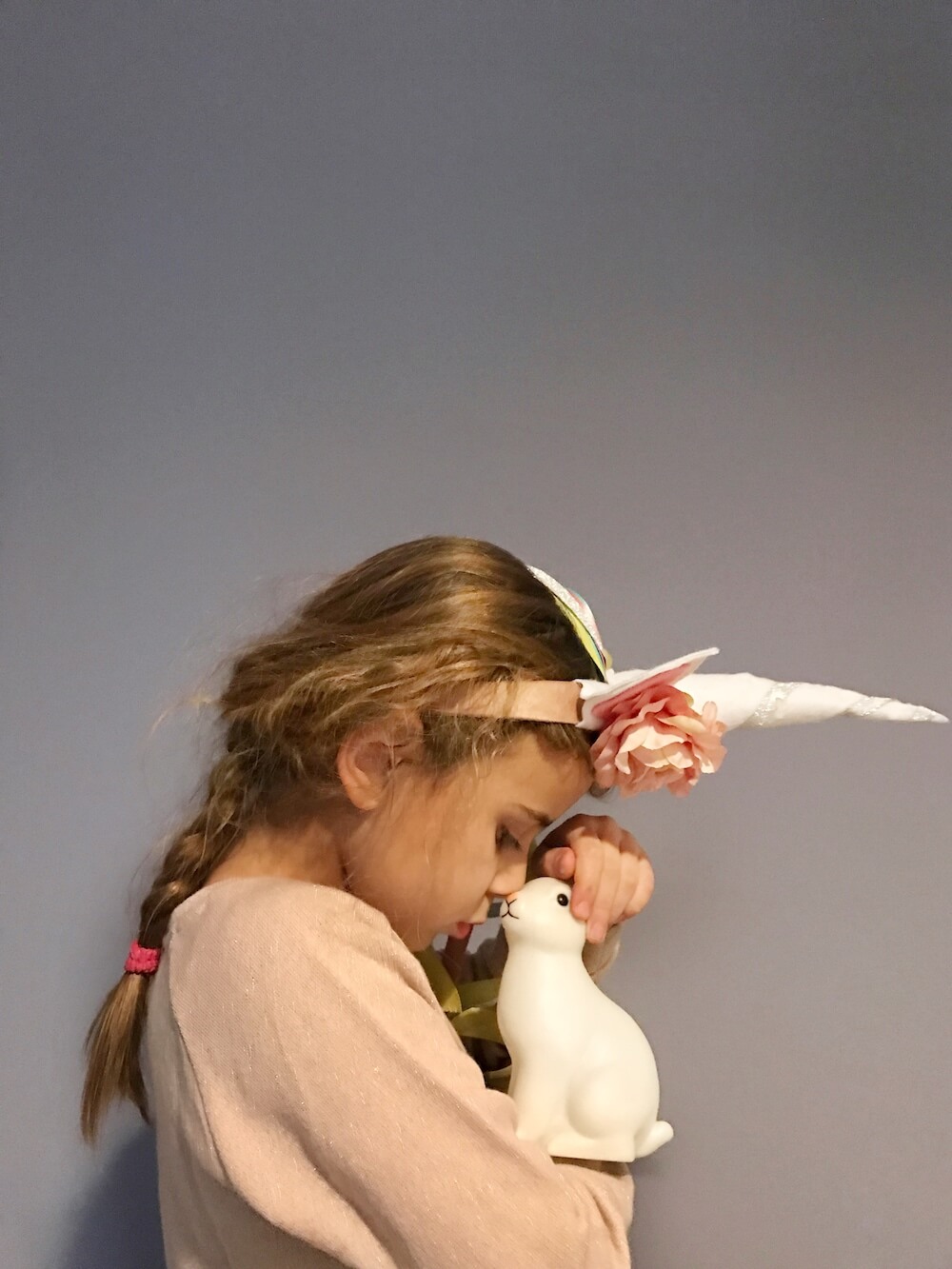Acconciature per bambine: il cerchietto fai da te