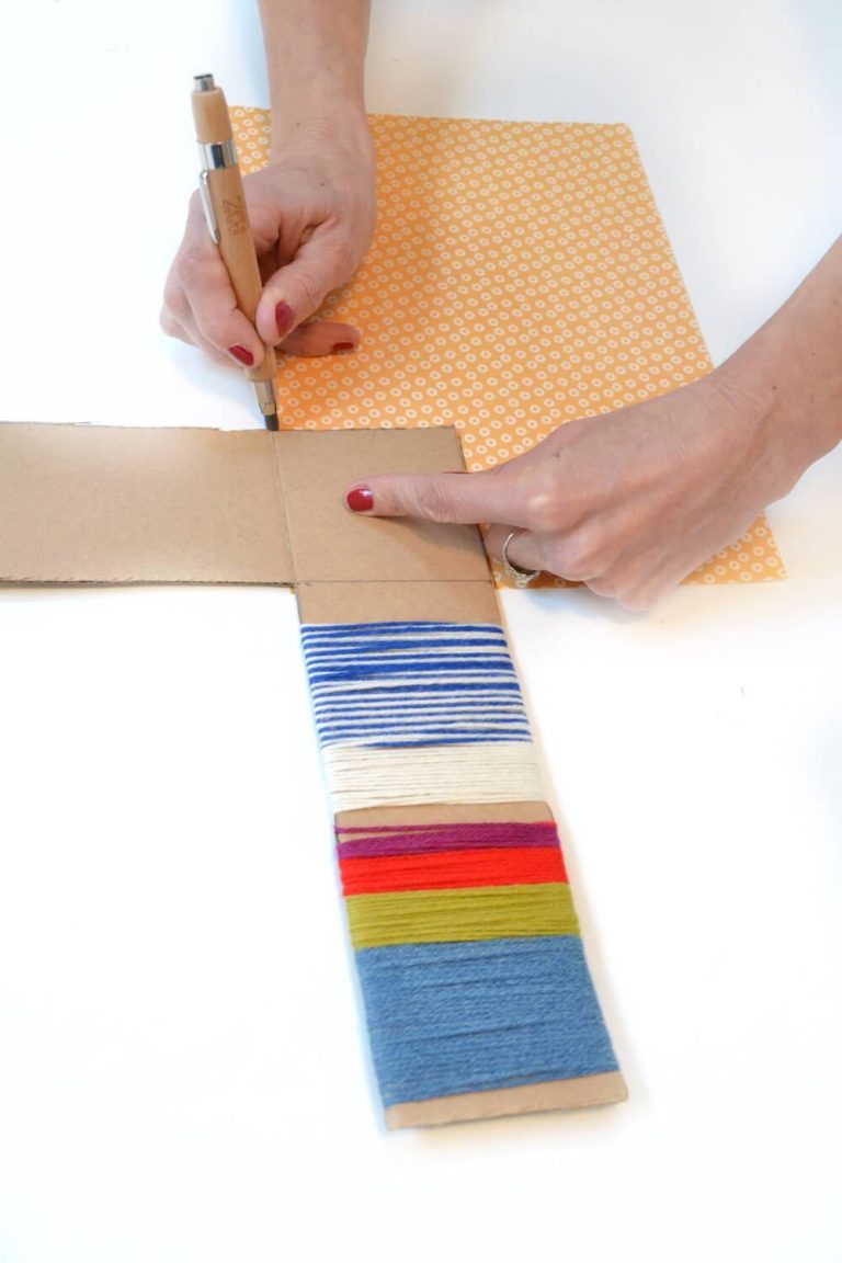 Lettera A in legno fatta a mano: decorazione rustica per la cameretta dei bambini (20 cm) - Italia