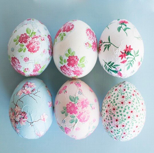 decorare con le uova di Pasqua con carta deocupage