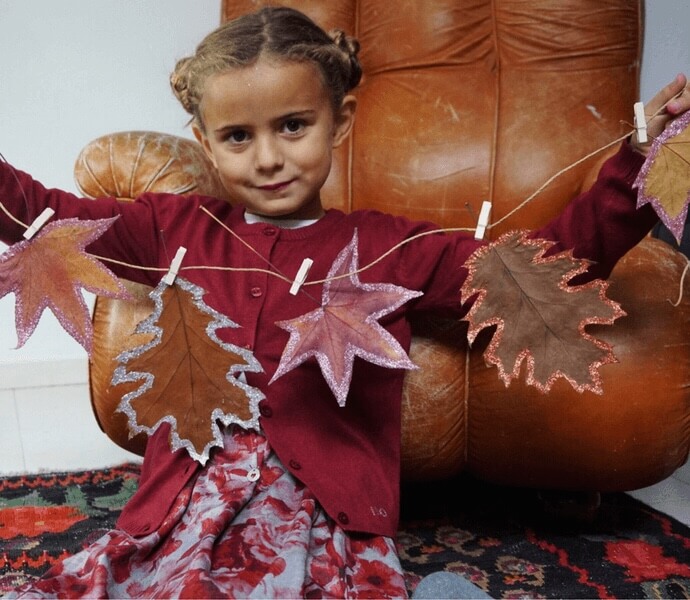 Godersi l'autunno con i bambini creare con le foglie