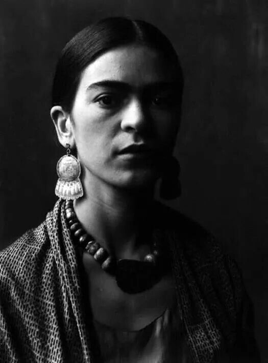 Stile Frida Kahlo pittrice