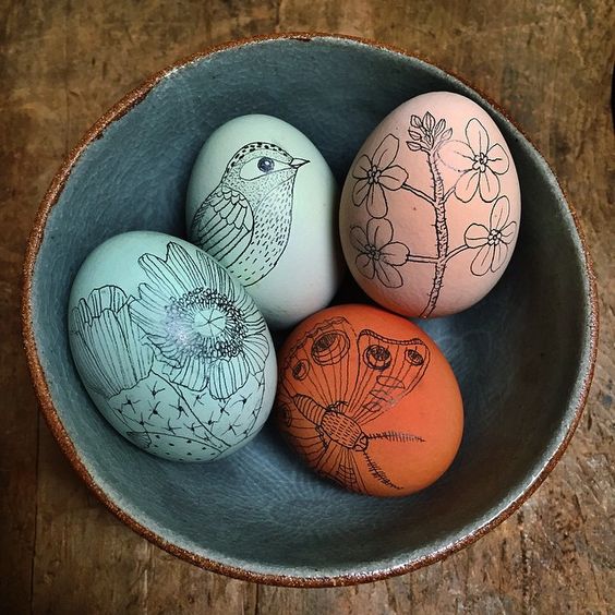 15 idee geniali per decorare le uova di Pasqua instagram.com